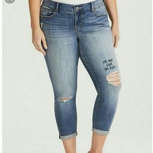 Torrid distressed embroidered skinny jeans 10